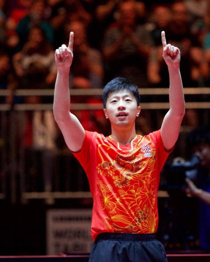 马龙在比赛中受伤退赛，勇士主帅表示担忧！